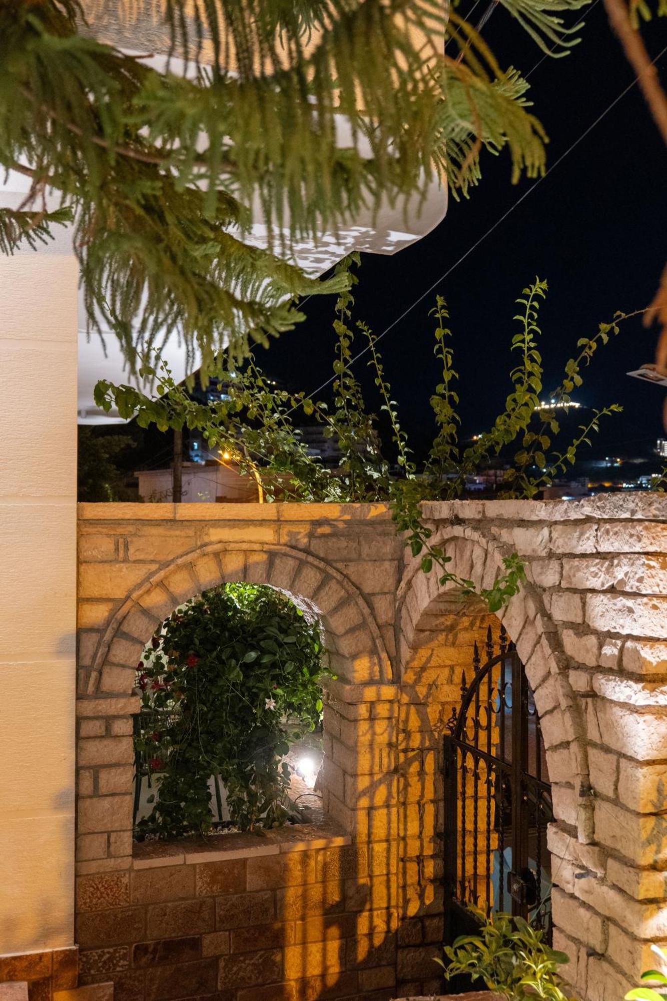 Kamara Rooms Sarandë Exteriör bild